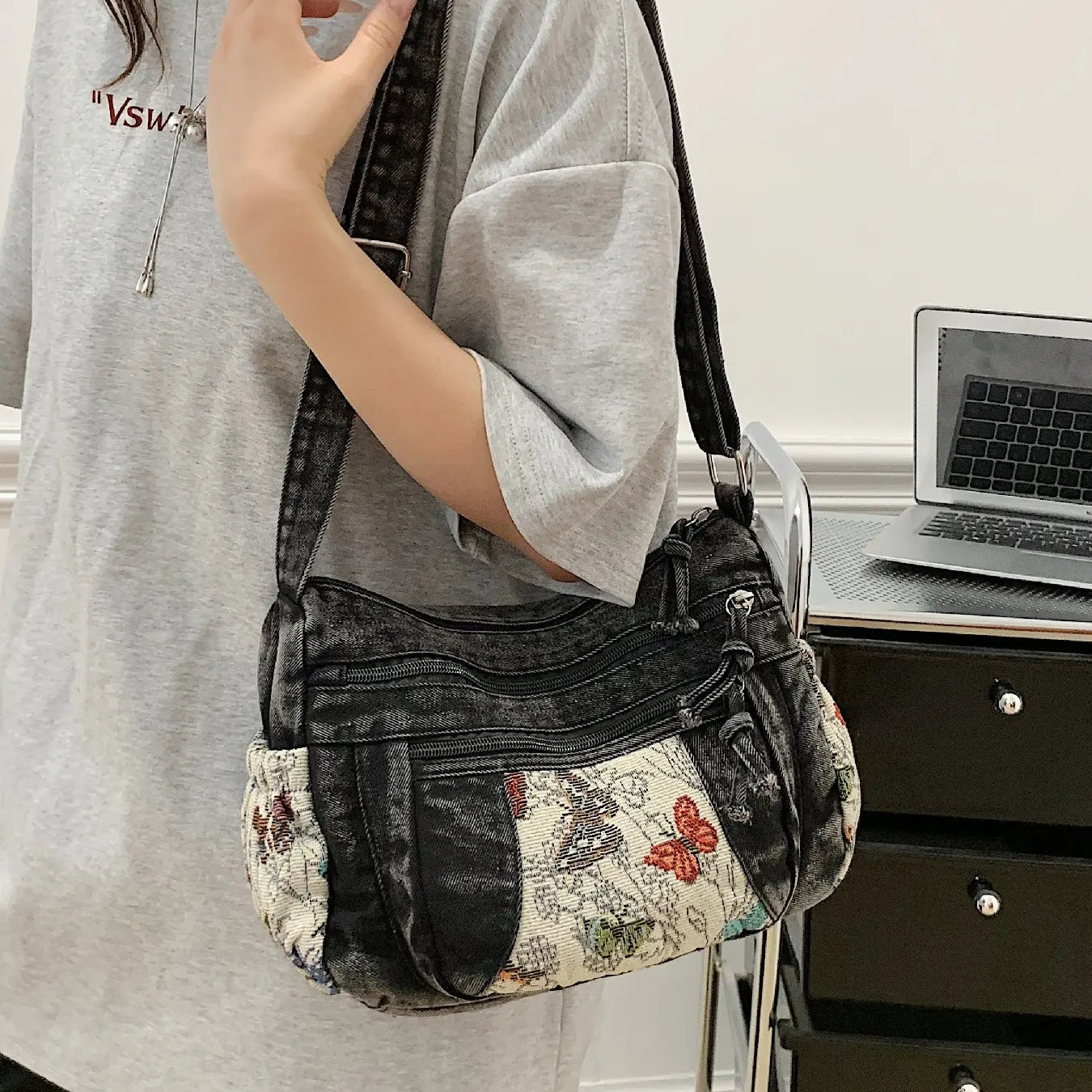 Casual Fashion Multi-Pocket Butterfly Design Bag