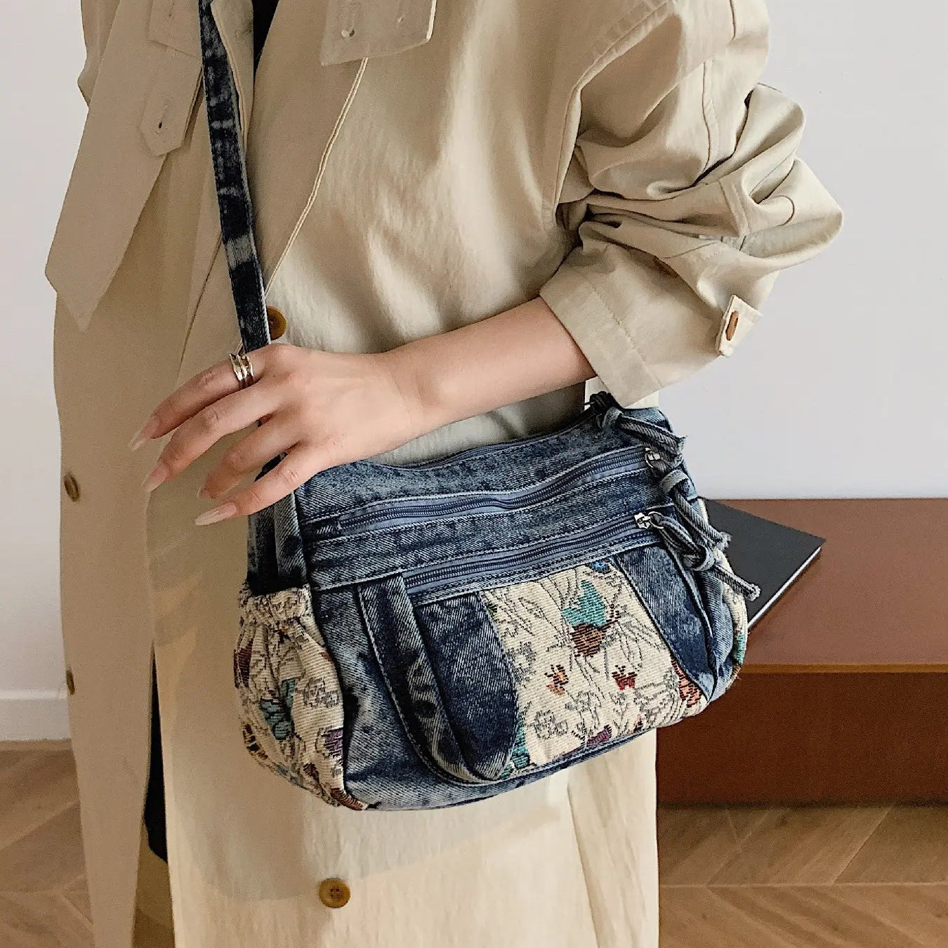 Casual Fashion Multi-Pocket Butterfly Design Bag